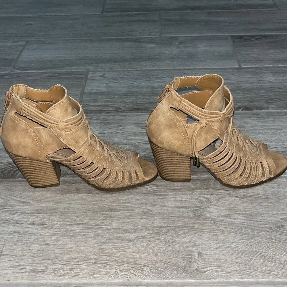 Rampage Vella Women’s chunky heel tan faux suede size 7.5